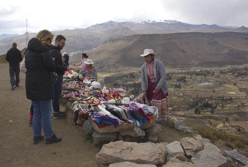 compras em Lima - peruana vendendo